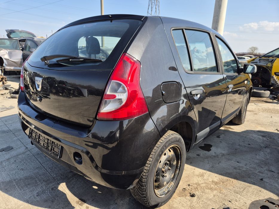 Dezmembram  Dacia Sandero 2010 1.2 16v Manual D4F