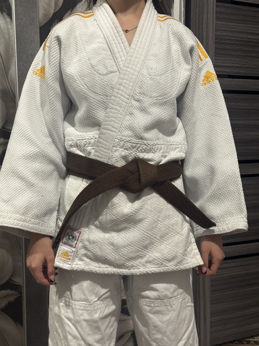 продам кимоно adidas чемпион 2