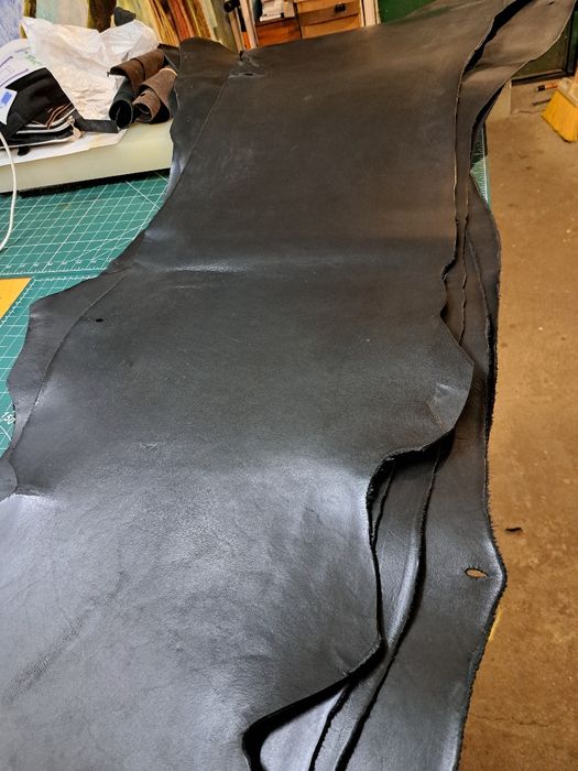 Piele tabacita neagra, rigida, 2mm