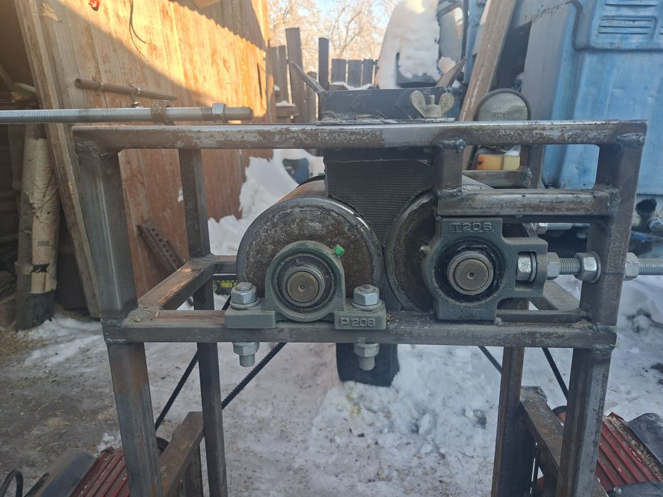 Продам плющилку дробилку зерна.