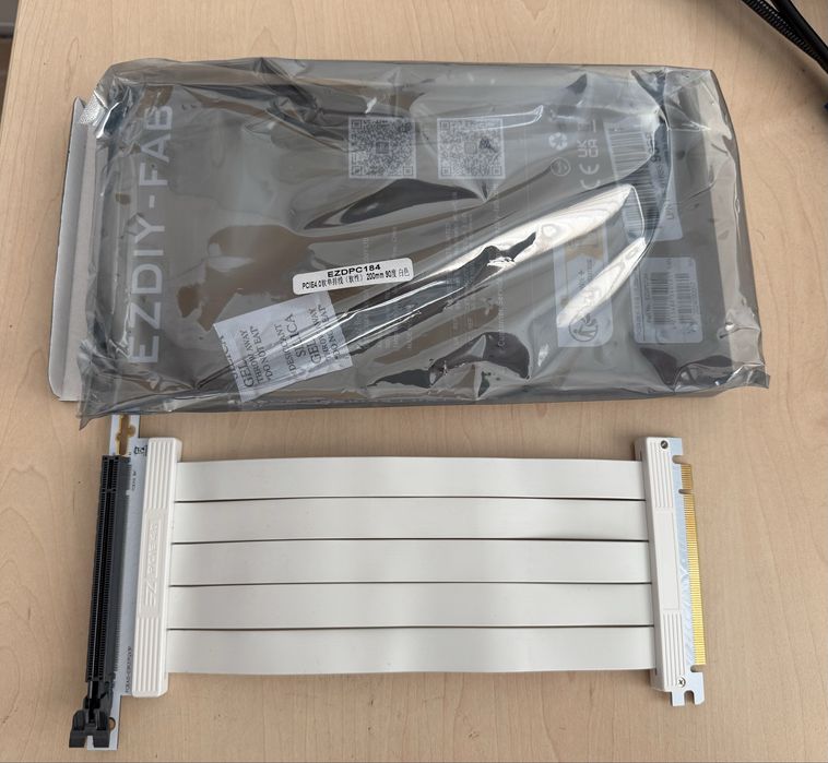 Cablu 20cm PCIe 4.0 X16 GPU Riser placa video,unghi 90 grade RX RTX