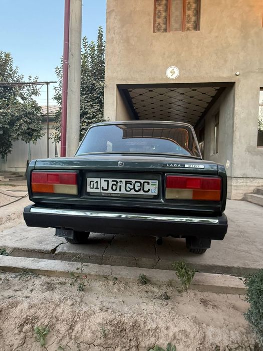 Lada VAZ 2107 

2011 yil.
Yurgan masofasi 70 000 km.
Kraskasi toz