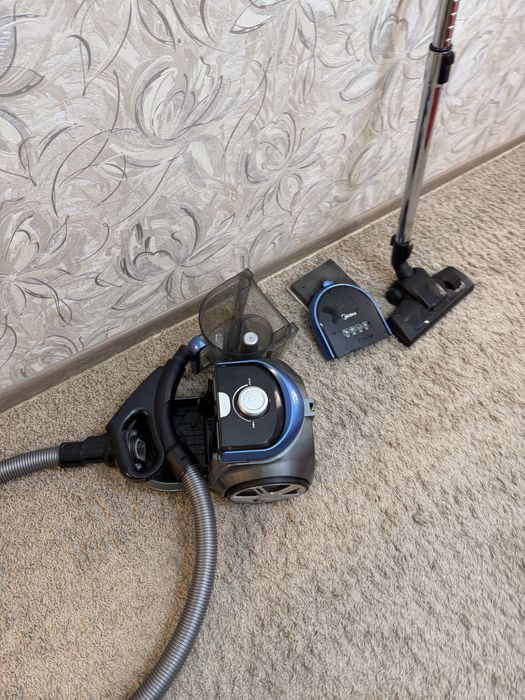 Пылесос сотилади ишлайди холати яхши