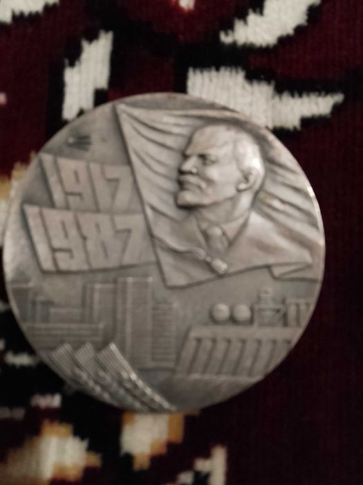 Медальон настольный