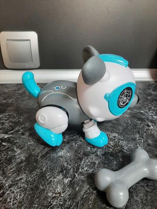 Интерактивно куче робот