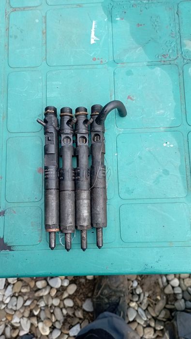 Injectoare Dacia Logan 1.5 Dci E3 Și E 4
