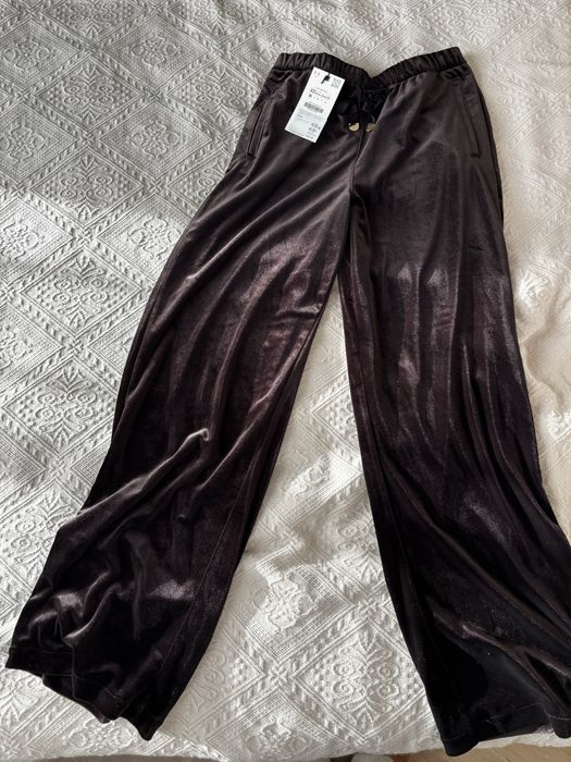 Кадифен панталон Zara