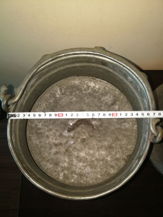 Малко буренце, дървена кутия , стара бъкличка, подносче, медни бакъри