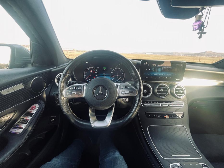 Mercedes-Benz GLC 300 4MATIC COUPE, AMG, camera 360, plafon panoramic