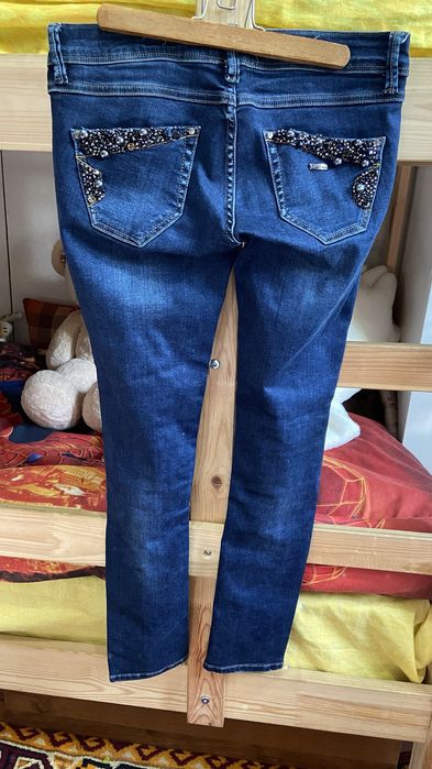 Джинсы со стразами