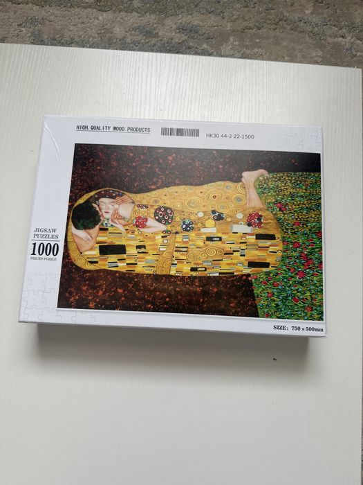 Пазл на 1000 деталей с изображением картины Густава Климта «Поцелуй».