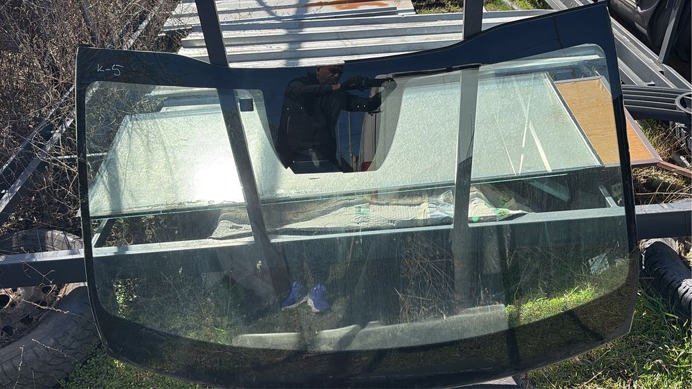 Челно стъкло за Kia K5 2022год.