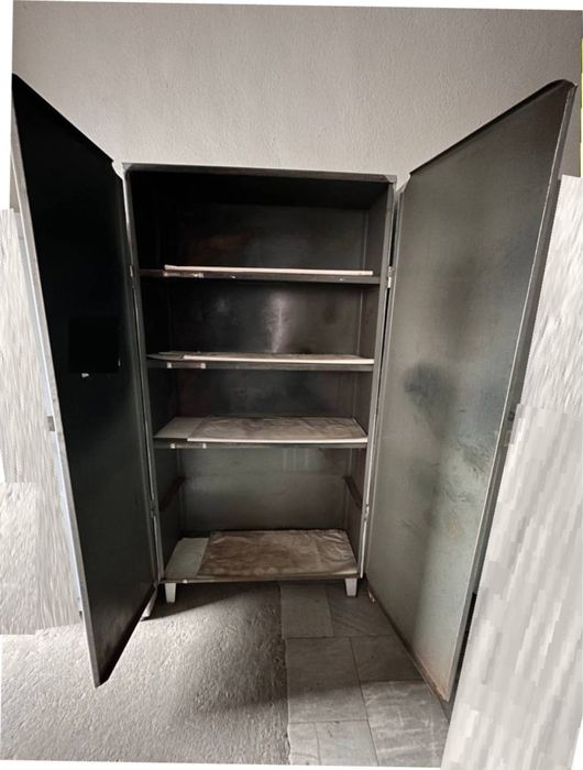 Продаю металлический стеллаж/шкафы