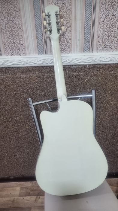 Гитара сатылады.