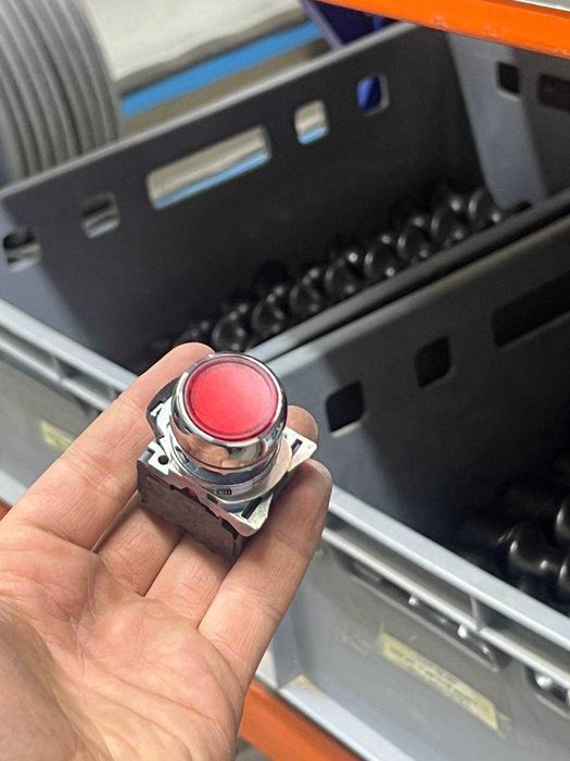 Кнопка запуска / остановки с подсветкой