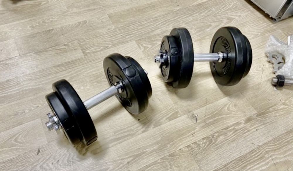 Gantere reglabile noi de 10 kg buc-10+10=20 kg Pret promo 200 ron setu