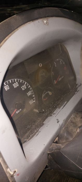 Isuzu tablo avtobusga