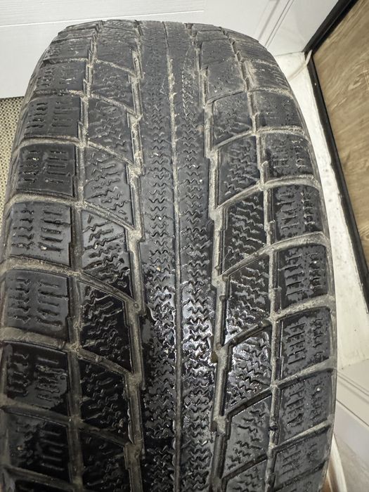 Продам шины 2 шт