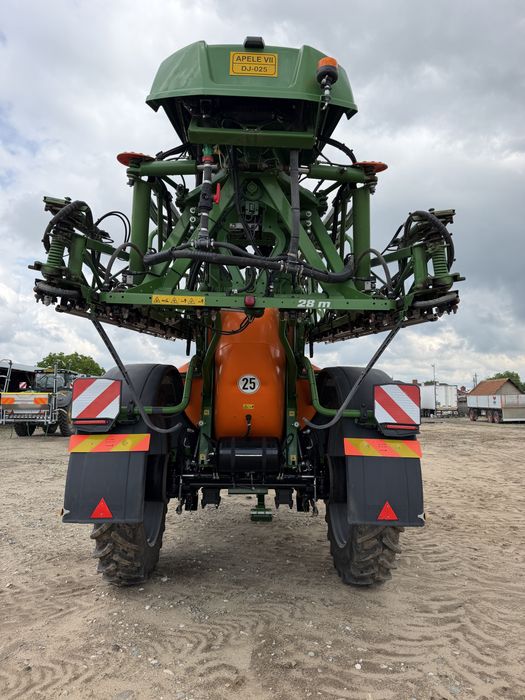 Sprayer / masina / instalatie erbicidat Amazone UX 4201 SUPER  de TOP, full dotata, 2023, latime 28 m