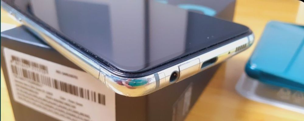 Samsung S10e cu doua huse originale smart view