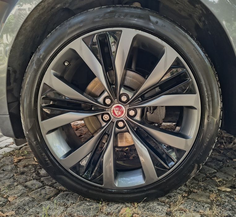 Комплект Джанти с Гуми 22 5x108 Jaguar
