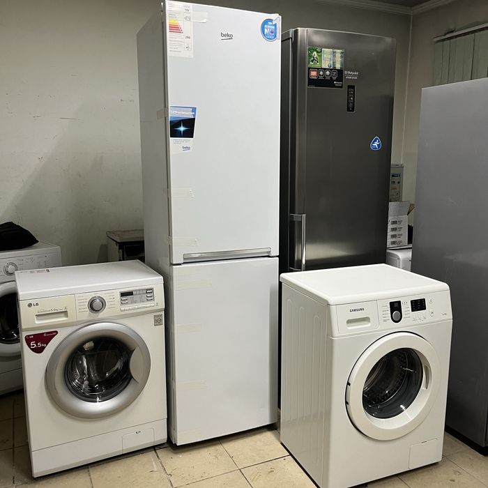 Стиральная машина и холодильник