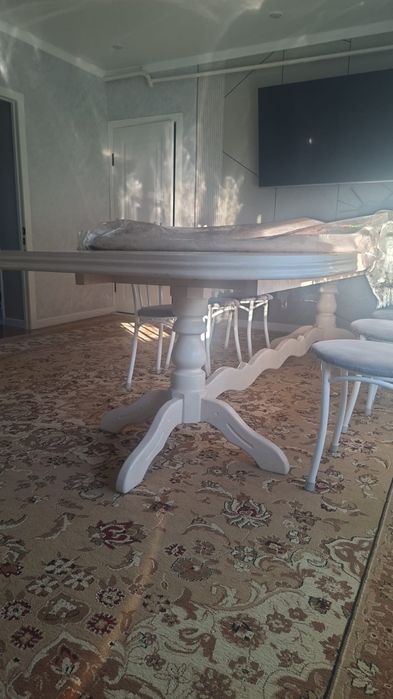 Стол, 16 слулььясымен