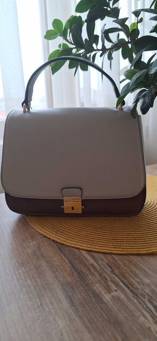 Малка дамска чанта. С дълга дръжка. Запазена