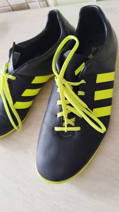 Маратонки за футбол Адидас