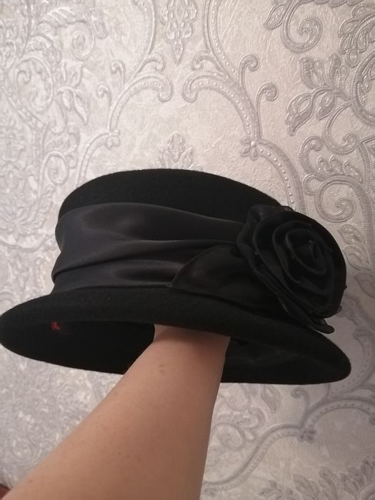 Продам шляпу с розой