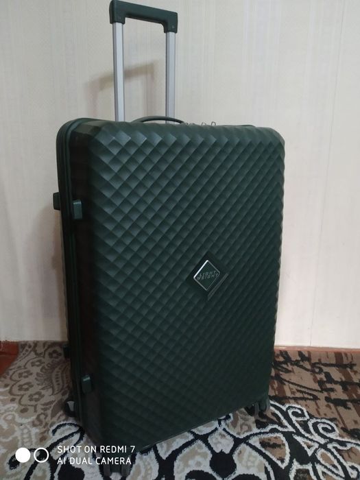 Чемодан большой полипропиленовый