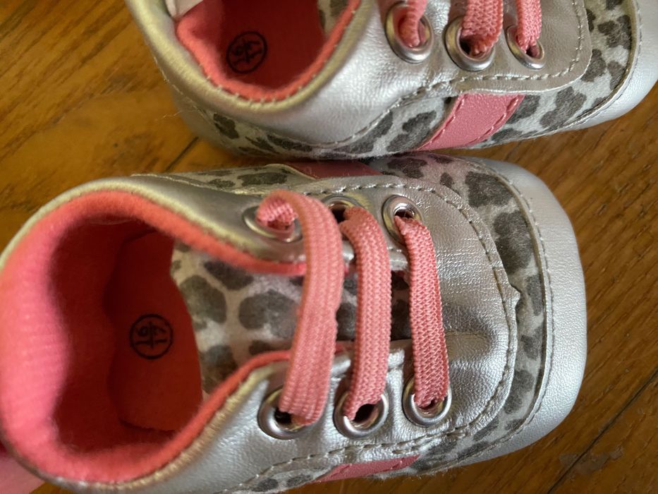 Бебешки буйки, ботушки