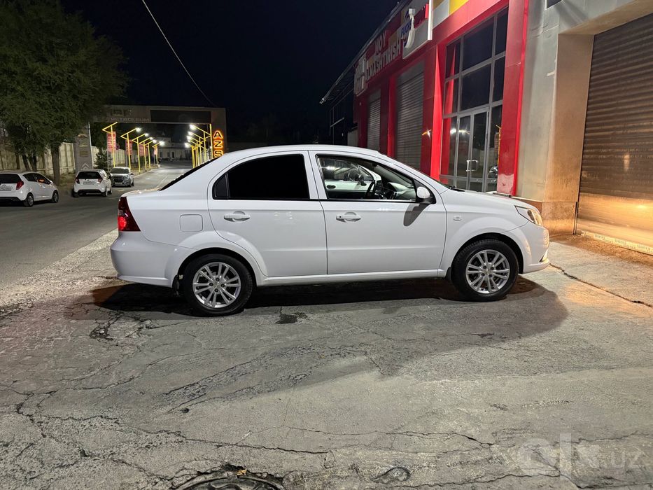 Nexia 3 2018 yil — 58 ming km, kraska toza, 40L propan