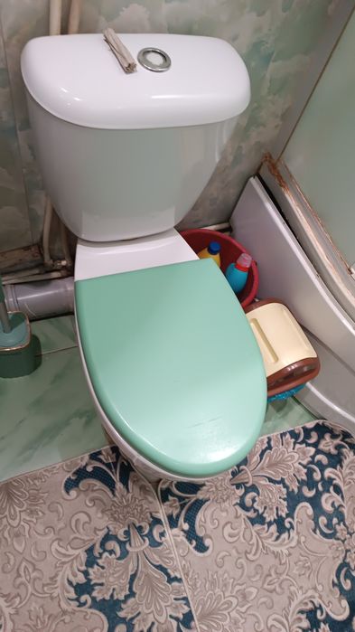 Продам срочно унитаз