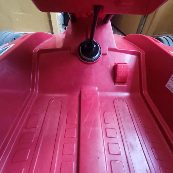 Продавам електрическа детска количка