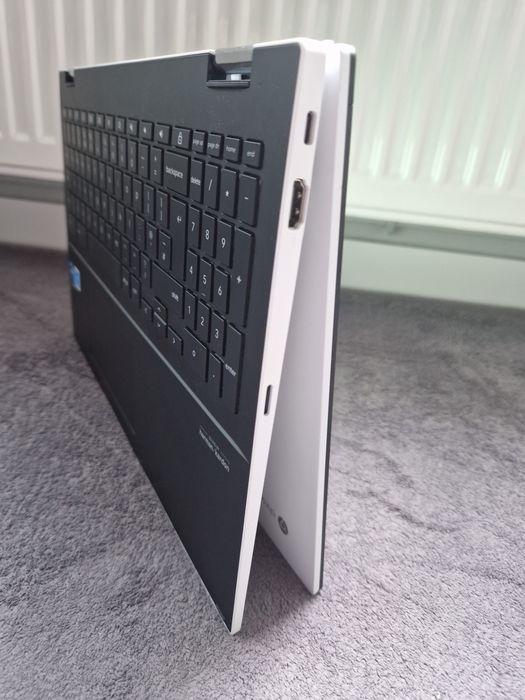 Asus ChromeBook Flip 15.6" TouchScreen CB5500FEA-E60153
