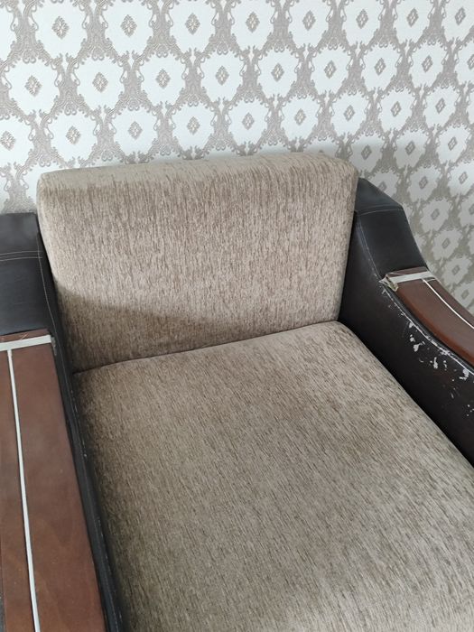 Продам диван и кресло