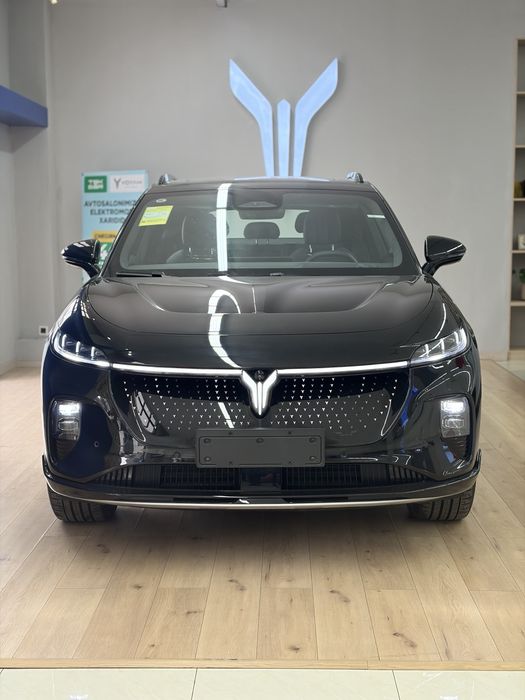 Voyah Courage 570KM Elektr (4 AWD 2 Mator) Full 1 yil garantiya
