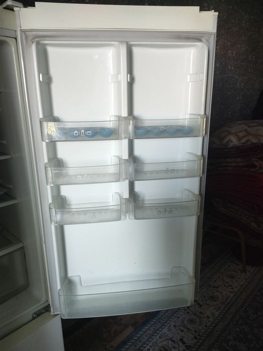 Холодильник продаю срочно