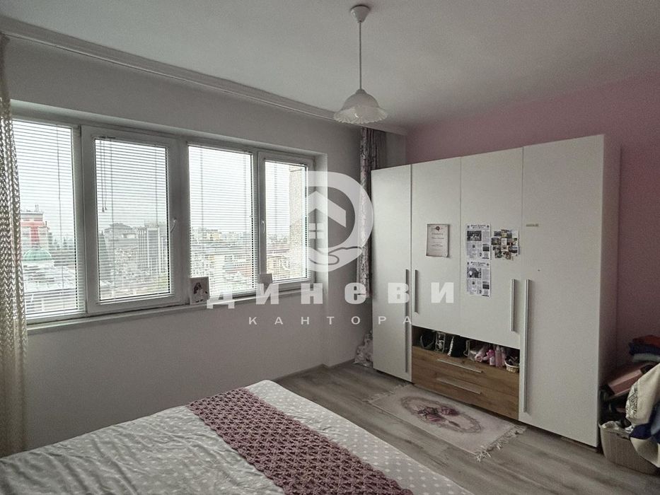 Продава се Тристаен апартамент в Стара Загора, Център - 71 кв.м за 2022 €/кв.м - Снимка #3