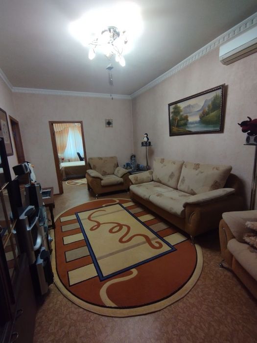 Продам квартиру на ялангаче ,третий этаж.