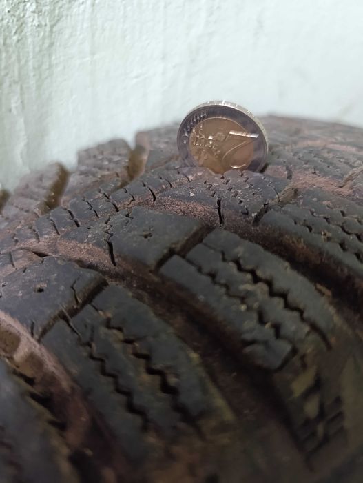 Четири броя зимни гуми с джанти 175/70/13