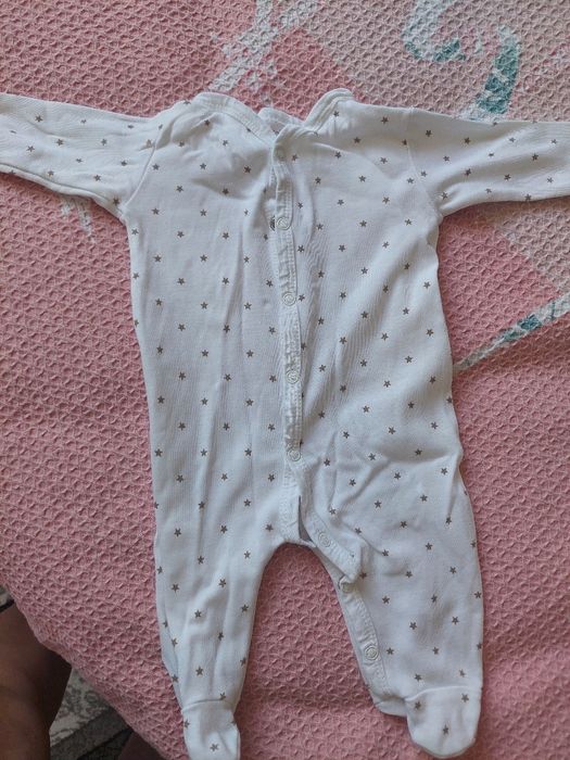 Дрешки за новородено. В отлично състояние са. Размерите са 56-62.