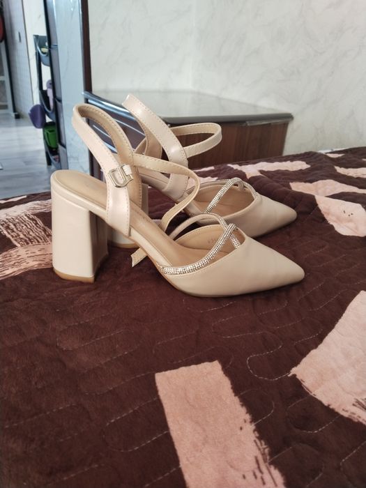 Туфли продам размер 35