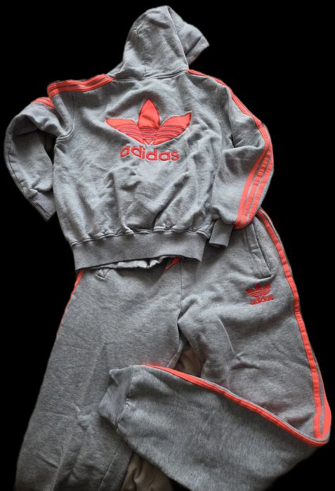 Дамски спортен екип Адидас