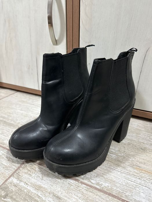 Черни дамски боти