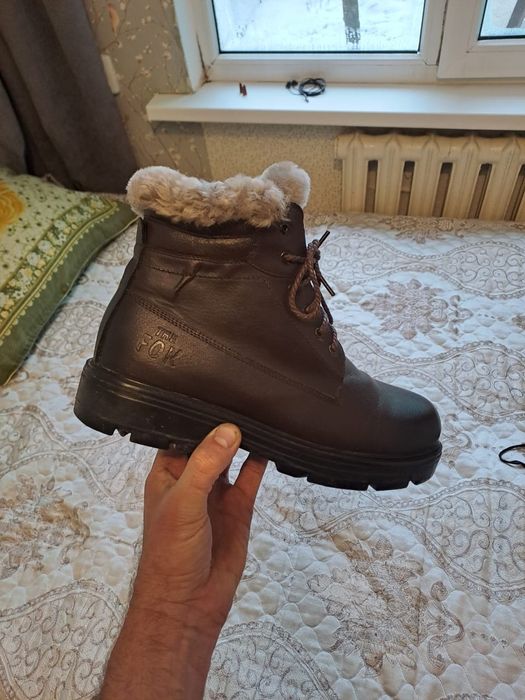 Продам мужские ботинки.