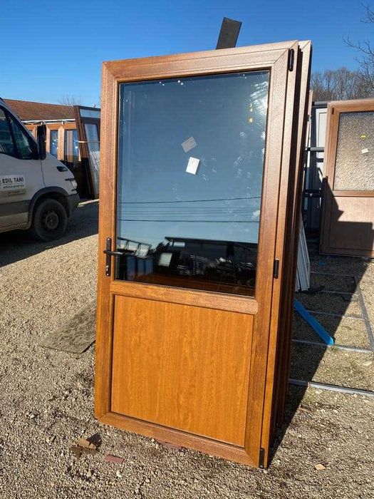 Usi stejar auriu noi de 1150 lei