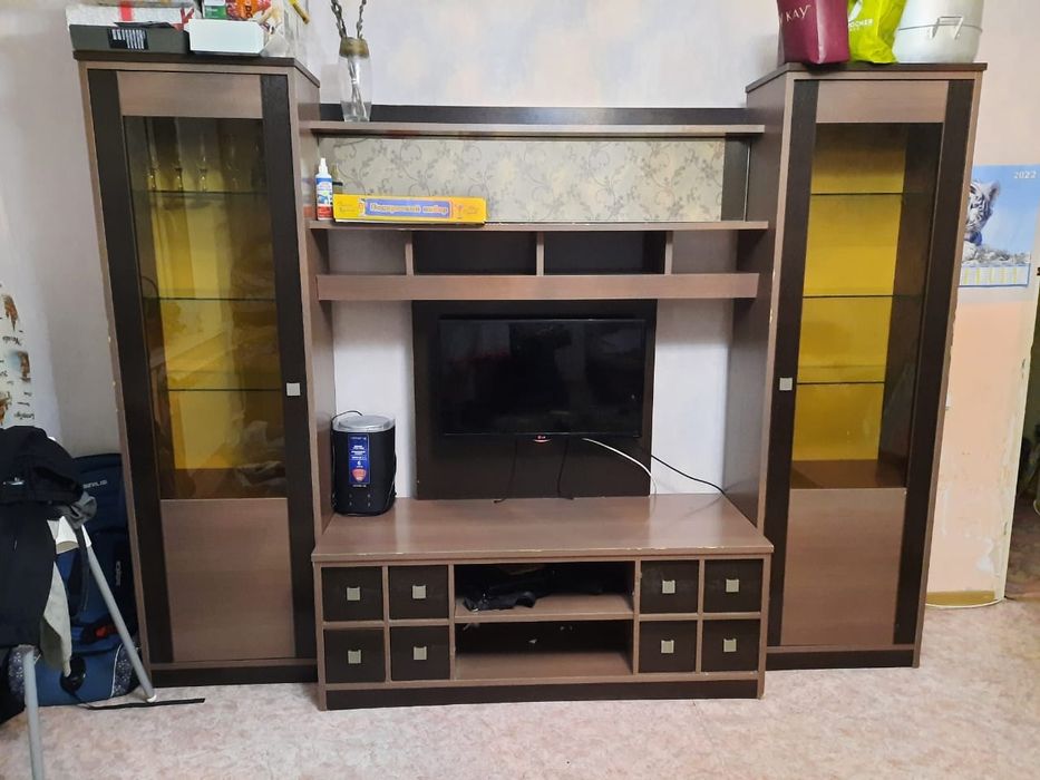 Горка,стенка 20 000 тг