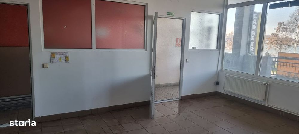 Vand/ Inchiriez Spatiu Comercial Central